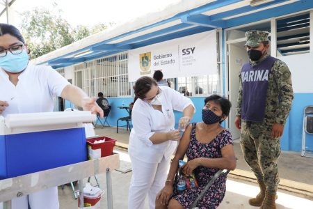 Inicia aplicación de la segunda dosis contra el Coronavirus a adultos mayores de 14 municipios del interior del estado