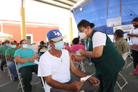 SSY reitera invitación a población de 50 a 53 años de Mérida para vacunarse este fin de semana