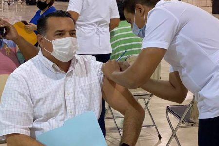 Renán Barrera ya está vacunado contra Covid-19: hoy recibió su primera dosis