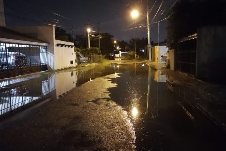 Remata el domingo con aguacero y tormenta eléctrica en Mérida