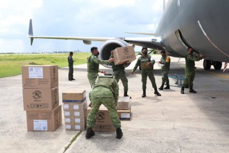 Llega a Yucatán nuevo cargamento con 15,210 vacunas de Pfizer contra Covid-19