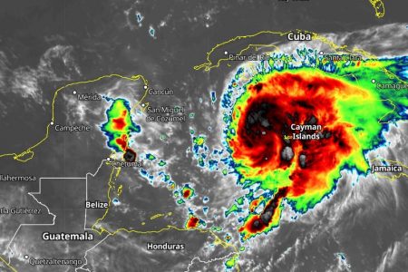 Grace se convierte en huracán en su trayecto hacia la Península de Yucatán