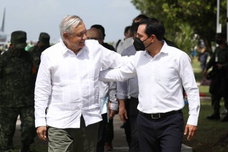 El Gobernador Mauricio Vila y el presidente López Obrador dan seguimiento al Tren Maya en Yucatán