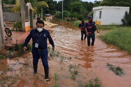 Gobierno del Estado atiende a comunidades afectadas por las lluvias en el sur de Yucatán
