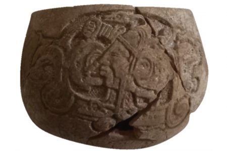 Hallan vasija maya con antigüedad de 14 siglos, perteneciente a la nobleza de Oxkintok