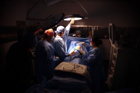 Médicos del IMSS Yucatán realizan con éxito trasplante de riñón entre hermanas