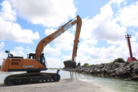 Comienzan trabajos de dragado en puertos pesqueros de Yucatán