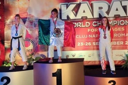 Joven yucateca se corona campeona en el Mundial Juvenil de Karate, en Rumania