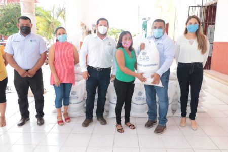Con maíz para consumo, familias yucatecas siguen recibiendo el apoyo del Gobernador Mauricio Vila