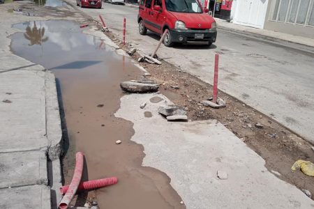 Empresa gasera destruye calles en la zona dorada de Mérida