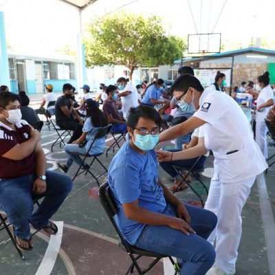 Inicia vacunación contra Coronavirus para personas de 18 a 29 y 30 a 39 años, de 10 municipios de Yucatán