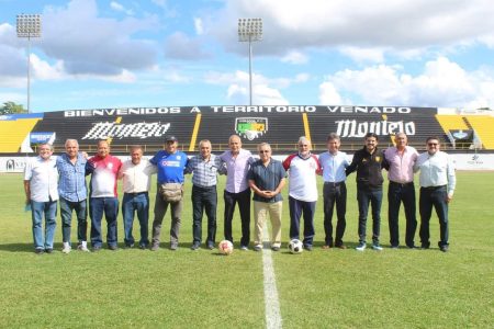 Exponentes del fútbol presentes en el aniversario del balompié local