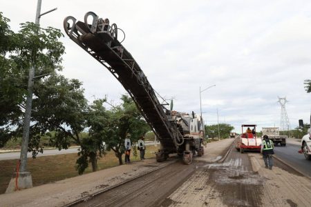 Repavimentan otros 10 kilómetros críticos del Periférico de Mérida