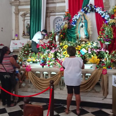 Peregrinos acuden a su cita con la Virgen de Guadalupe