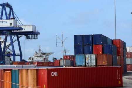 Falta de contenedores podría frenar las exportaciones en 2022