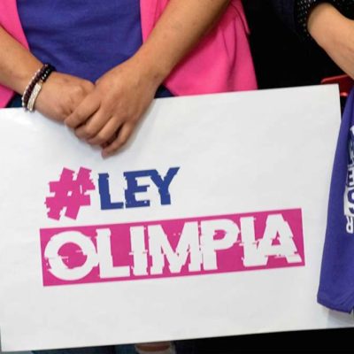 Promotora de la “Ley Olimpia” condena violencia digital en la Anáhuac-Mayab