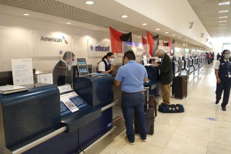 Aeroméxico canceló este sábado 4 de los nueve vuelos diarios a Mérida
