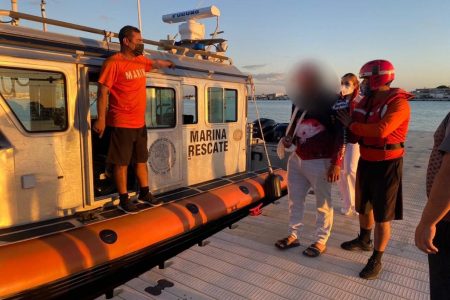 Marina realiza evacuación médica de un tripulante en costas de Yucatán