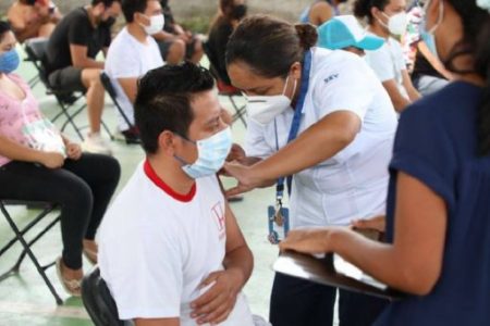 En una semana, 174 vacunados con Covid-19 con reacciones adversas, en Yucatán