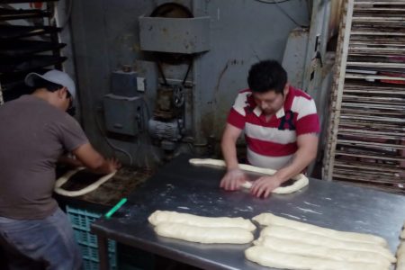 Faltas laborales afectan a panaderías