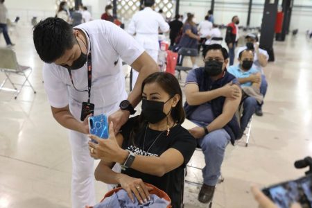 Comienza vacunación de refuerzo contra el Coronavirus para personas de 30 a 39 años de Mérida