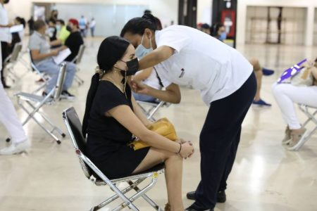 Más de 61 mil vacunas contra el Coronavirus se han aplicado a personas de 30 a 39 años en los últimos 5 días en Mérida