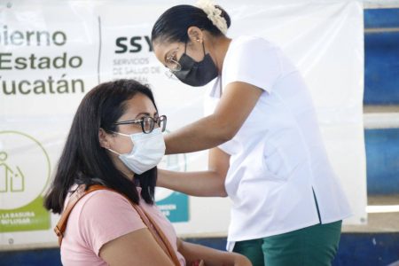 Yucatán brinca del lugar 23 al 14 en reacciones adversas por vacunación