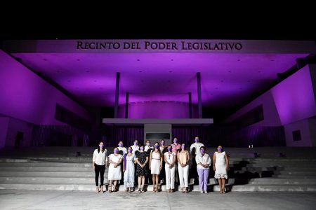 El Congreso del Estado se ilumina de morado, en conmemoración del Día Internacional de la Mujer