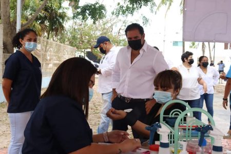 Vecinos de Benito Juárez acuden a la “Jornada de Salud”