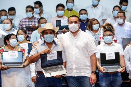 El Alcalde Renán Barrera Concha cumple su compromiso de dotar de herramienta tecnológica a las 47 comisarías de Mérida