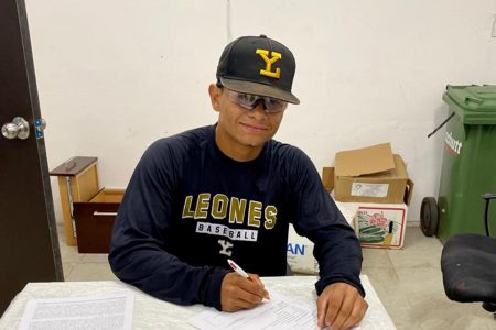Leones firman a joven prospecto yucateco