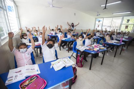Invierten más de 2 millones de pesos en escuela Ticopó