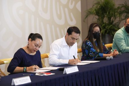 Gobernador Mauricio Vila Dosal y la titular de la Semarnat, María Luisa Albores González, refrendan colaboración para la preservación del medio ambiente en Yucatán