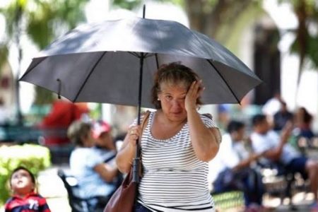 Calor afecta a 17 personas de la Península, 2 mueren por golpe de calor