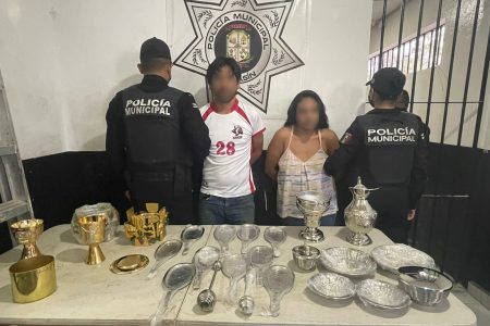 Policía de Kanasín detiene a presuntos ladrones de utensilios religiosos