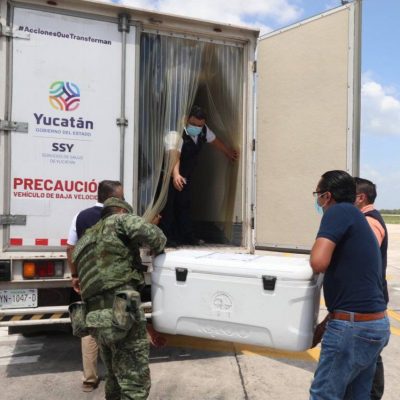 Un total de 80,500 dosis de la farmacéutica AstraZeneca llegaron a Yucatán para continuar protegiendo la salud de la población