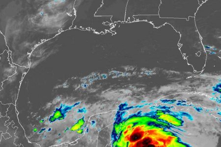 En 48 horas se podría formarse Blas, primer ciclón en el Golfo de México