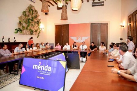 Se reúne dirigencia de Movimiento Ciudadano con el presidente municipal de Mérida