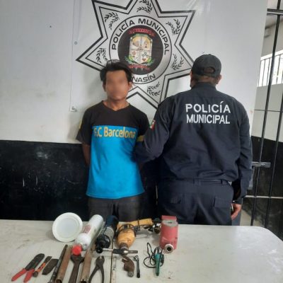 Policías de Kanasín detienen a ladrón de casa habitación en la Mulchechén III