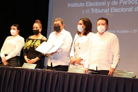 Llaman a fortalecer la democracia en México desde lo colectivo