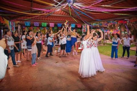 Primer matrimonio igualitario en el municipio en Cansahcab