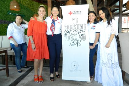 Pasarela de modas a beneficio de Cruz Roja Mexicana