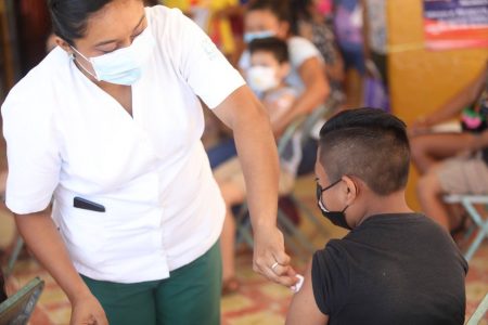 Inicia vacunación de menores de 5 a 11 y 12 a 14 años de edad de 10 municipios