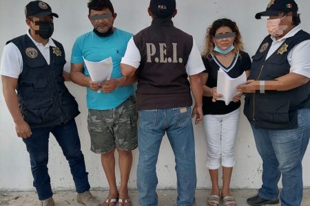 <em>PAREJA DETENIDA TRAS VIOLENTO ROBO EN POLLERÍA DE KANASÍN</em>
