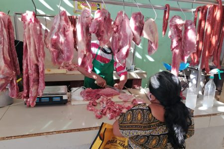 Carne de puerco rebasa los 100 pesos