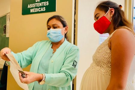 <strong>Exhorta IMSS Yucatán a embarazadas a vacunarse contra COVID-19 y </strong><strong>continuar con </strong><strong>medidas preventivas</strong>