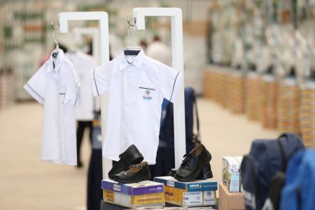 Concluye confección de uniformes para escuelas yucatecas
