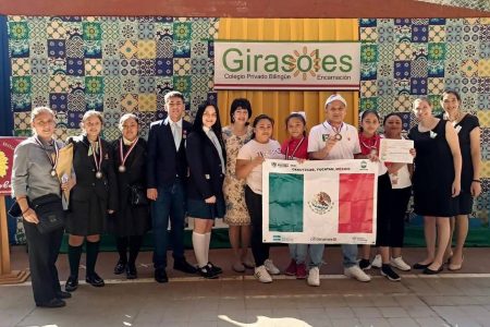 Niñas yucatecas apoyadas por el Gobernador Mauricio Vila Dosal ganan concurso internacional de ciencias en Paraguay