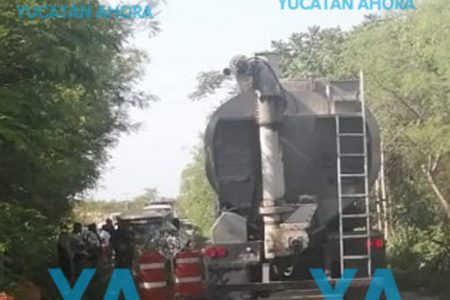 Ejidatarios bloquean la carretera Cacalchén-Hoctún; piden pago justo por sus tierras