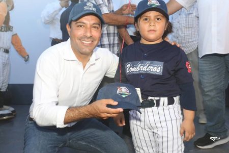 El Gobernador Mauricio Vila Dosal inaugura el campeonato 100 de la Liga Infantil y Juvenil de Béisbol Yucatán